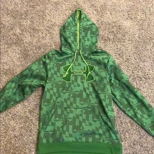 Medium Under Armour sweatshirt